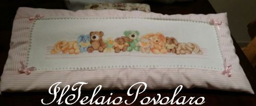 Un cuscinotto per il lettino .. con tanti orsetti ed animaletti