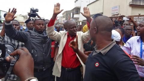 Des manifestants protestant contre un éventuel 3e mandat du président Nkurunziza le 17 avril à Bujumbura.