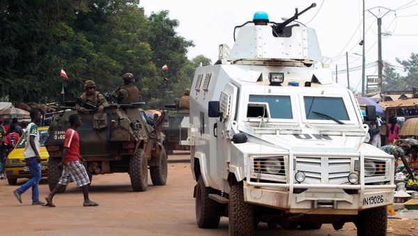 Officiellement, la situation est gérée par la police de la Minusca. Mais des éléments de Sangaris sont également présents.
