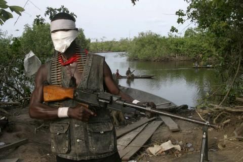 Un rebelle du delta du Niger.