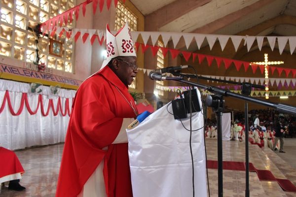 Mgr Daniel Nlandu, à Notre Dame de Fatima