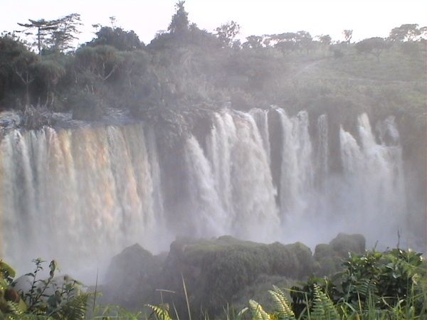Les chutes de Kakobola, au Bandundu