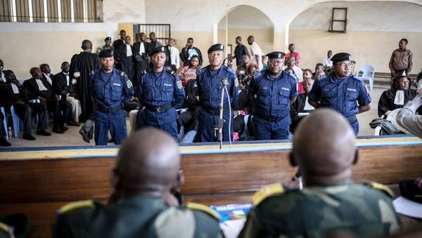 Des prévenus au procès Chebeya