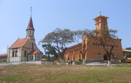 La cathédrale de Boma
