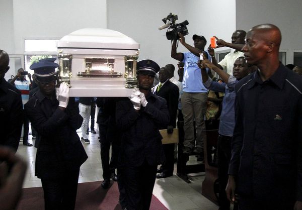 La dépouille de Papa Wemba à son arrivée à Kinshasa