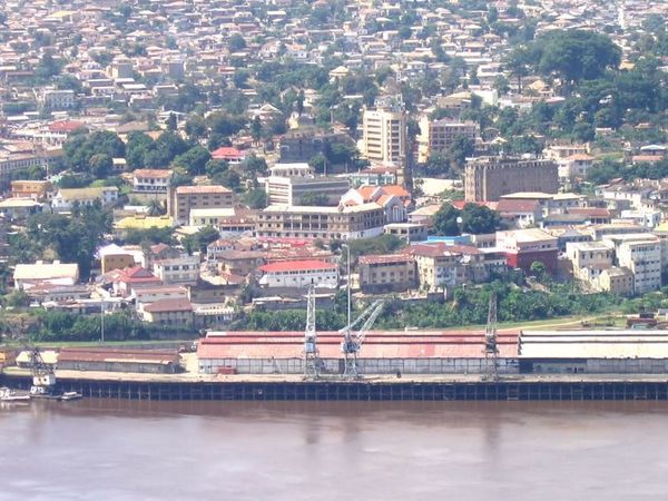 Un vue de Matadi et son port, en déperdition