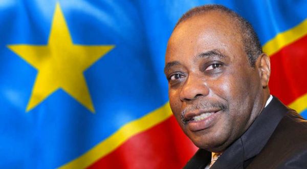 Le fcilitateur Edem Kodjo, vomi par certains politiciens