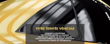 Une voiture avec vitres fumées