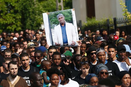 Manif en France après le décès d'Adama Traoré