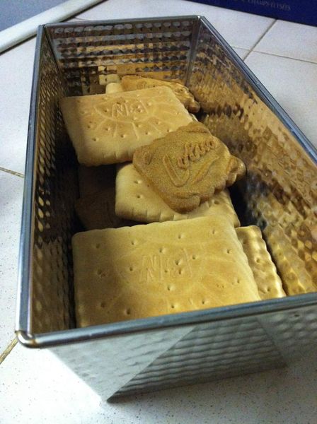 Gâteau aux biscuits pour finir les fonds de paquets