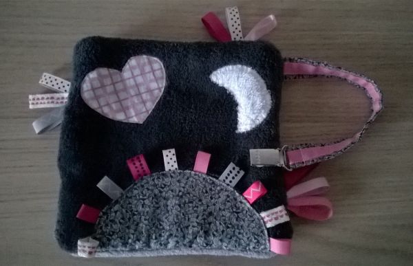 Doudou accroche tétine