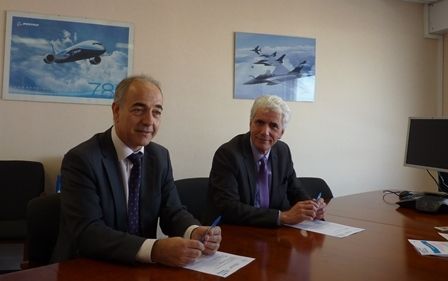 Franck Nagy, p-dg du groupe Hitim (à gauche), en compagnie de Daniel Roche, de l'UIMM Loire. (photo CFAI Loire)