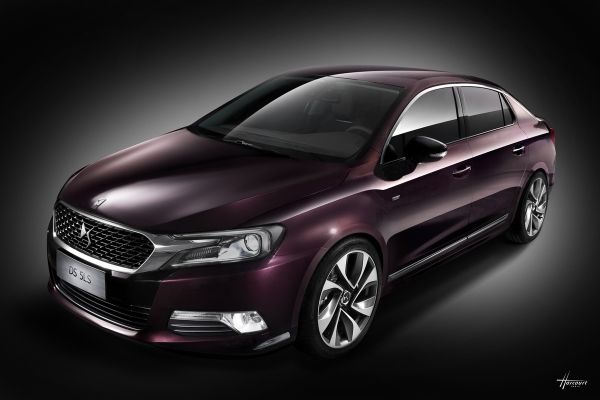 DES EDITIONS LIMITEES "1955" POUR LES 60 ANS DE LA DS D’ORIGINE