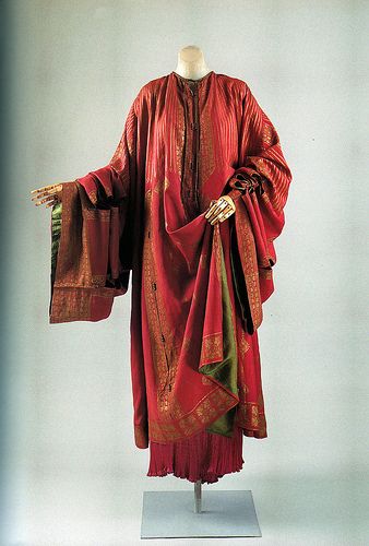 Manteau oriental en soie