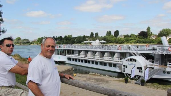Le Loire Princesse est resté accosté du côté des Lambardières, en face de l'île de Béhuard. | Jean-Michel Hansen