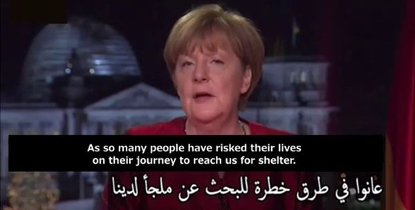 LES VOEUX DE LA HONTE SOUS-TITRES EN ARABE DE LA TRAITRESSE MERKEL ! ENCORE PLUS NULS QUE CEUX D ' HOLLANDE !