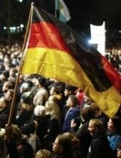 NON A L'INVASION ! MERKEL DEHORS ! MANIF PEGIDA A COLOGNE !