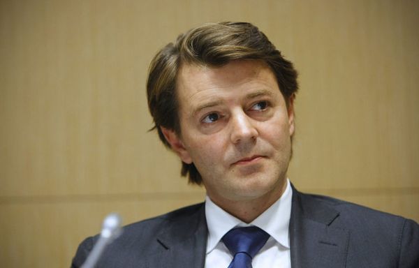 LE COIX DE L'UMPS BAROIN = OPPORTUNISTE ET VENDEUR DE CRAVATES SARKOZY !