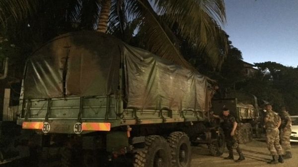 MAYOTTE : LA CHIENLIT, L'INSECURITE, L'EXPULSION DES IMMIGRES, APPEL A LA LEGION ETRANGERE !