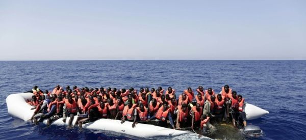 L'UE = LE PASSEUR OFFICIEL POUR MIGRANTS! 3400 NOIRS, LA PIRE QUALITE D'IMMIGRATION, SECOURUS PENDANT CE WEEK-END AU LARGE DE LA LIBYE !