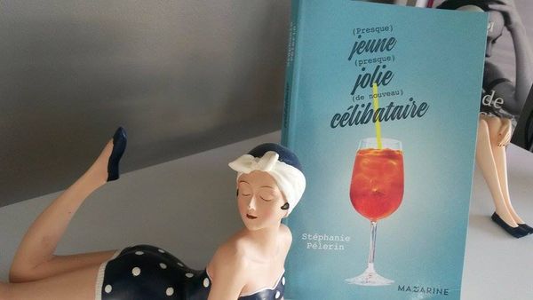(Presque) jeune, (presque) jolie, (de nouveau) célibataire - Stéphanie Pélerin
