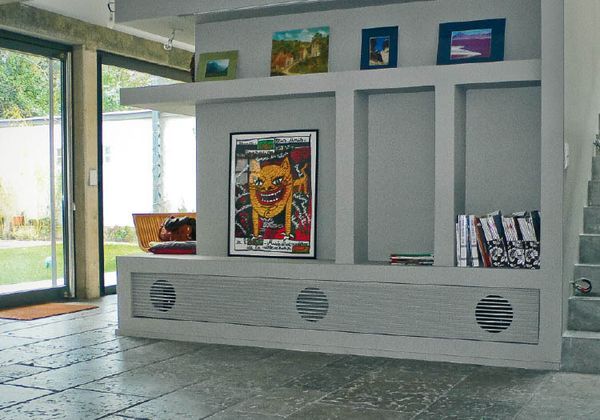 Grand écran dans un salon