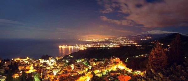 Traduction de Lights Of Taormina (de Mark Knopfler, Tracker, 2015)