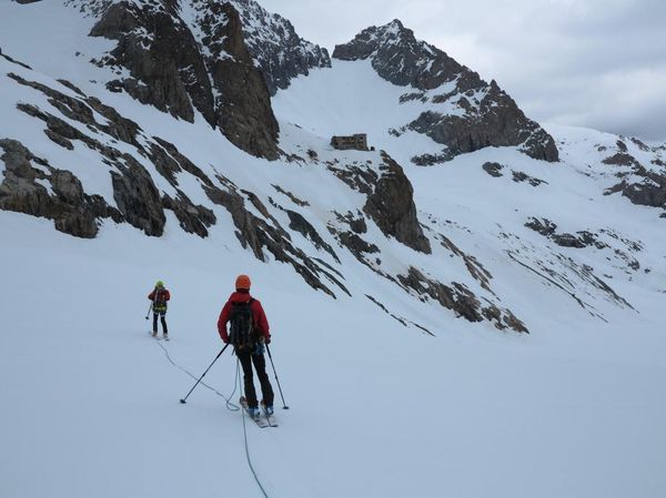 SKI-ALPINISME DANS LES ECRINS DU 24 AU 26 MAI