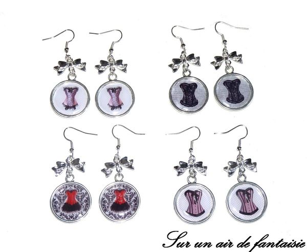 Boucles d'oreilles cabochons 20 mm, thème lingerie, corsets, sur base métal argenté