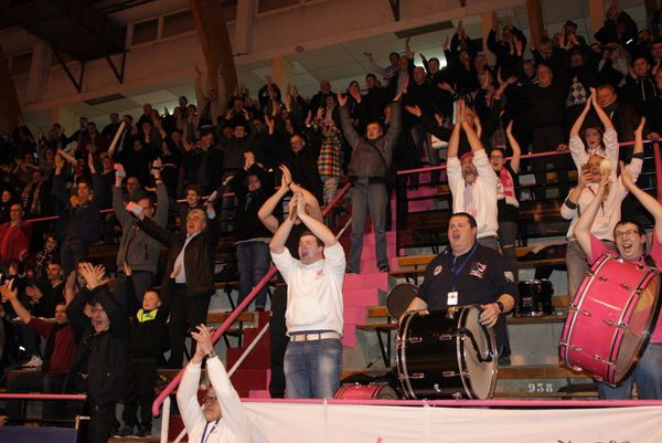 Le kop en liesse après la victoire contre Nice, une image rare cette saison
