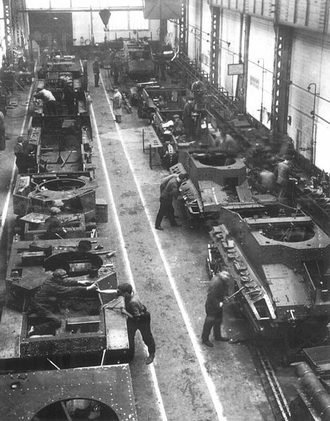 Ateliers de chars à Issy-les-Moulineaux.