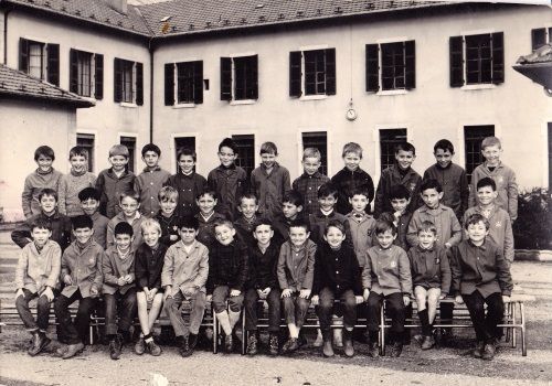 Classe de CE2 de Mme POULENARD de l'année 1966