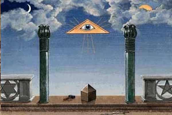 Depuis l’aube des civilisations, l’entrée des lieux sacrés et mystérieux est gardée par deux colonnes.