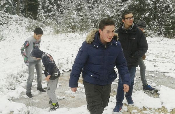 Le groupe "sortie nature" sur le sentier de la grenouille
