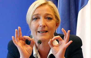 Grèce : Marine Le pen défend les immigrationistes, pro drogues, anti-familles et pro-turcs de Syriza