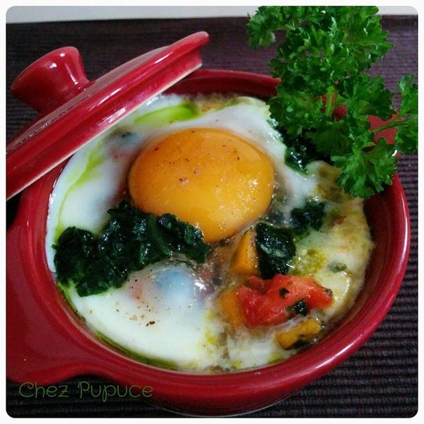 Oeufs cocotte aux poivrons et pesto d'ail des ours