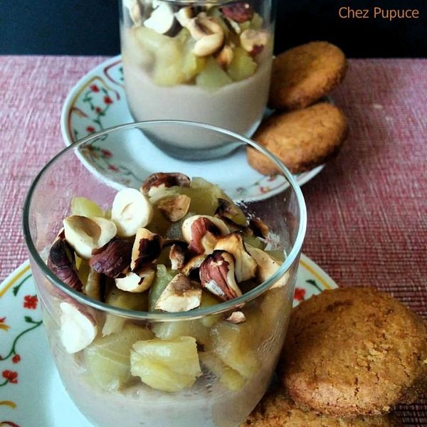 Crème de noisettes sous compotée de pommes
