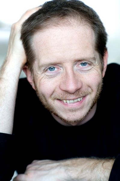 Cyril Aubin, comédien, met en avant son actualité ainsi que ses projets artistiques !