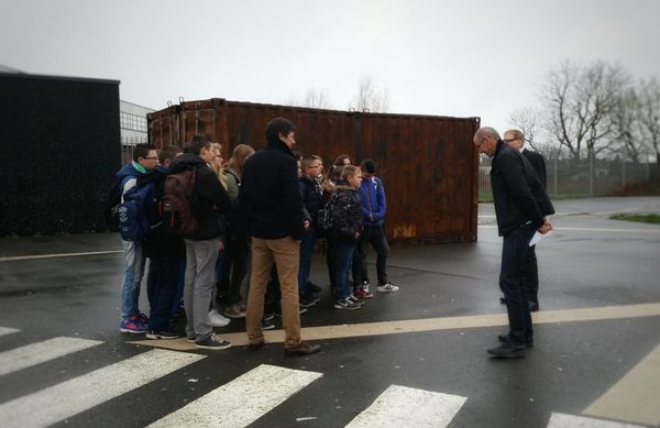 Inauguration de l’œuvre Éclats au collège Anatole France de Noeux-les-Mines ce mardi 1er décembre 2015