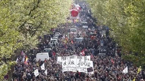 PÉTITION "Je ne respecterai pas l'interdiction de manifester"