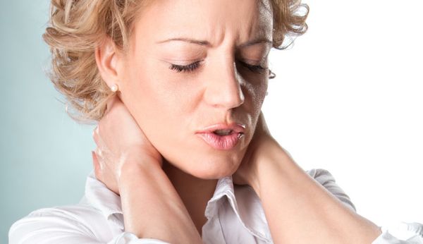 9 remèdes maison pour traiter les douleurs cervicales rapidement