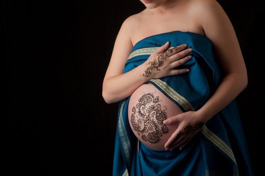 Vrai ou faux : La péridurale est interdite lorsque l'on est tatouée ?