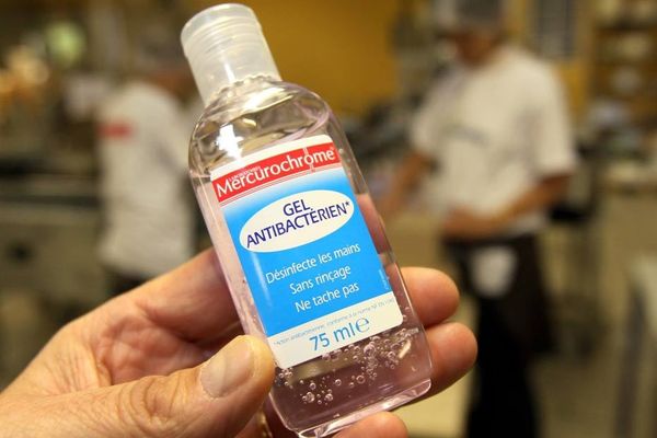Le gel antibactérien, nocif pour la santé ?