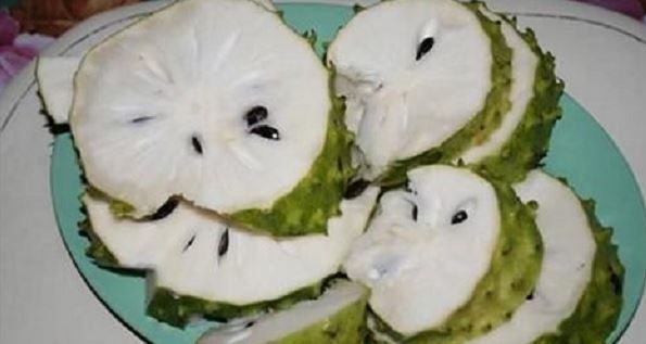Une BOMBE : Comment Vaincre le " Cancer " Naturellement... ce fruit ést 10.000 fois plus fort que la chimio