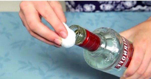 UTILISATIONS SURPRENANTES POUR VODKA QUE VOUS N'AVEZ JAMAIS PENSÉ