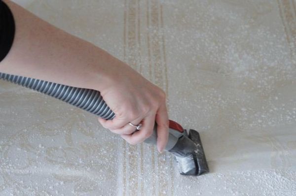 Un moyen simple pour faire nettoyer votre matelas. Un truc que vous devriez essayer immédiatement