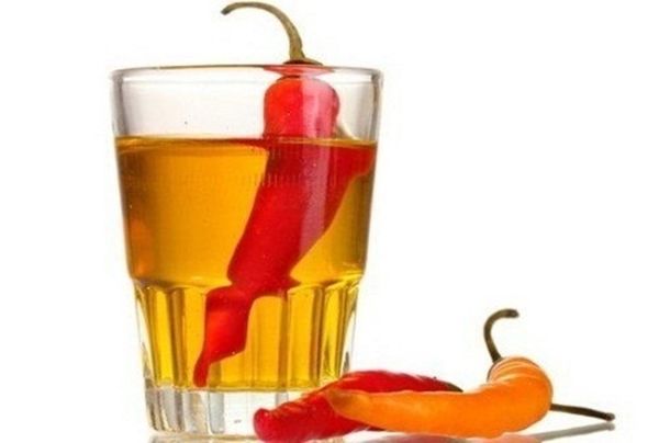 L'huile de piments pour la douleur dans les articulations ...