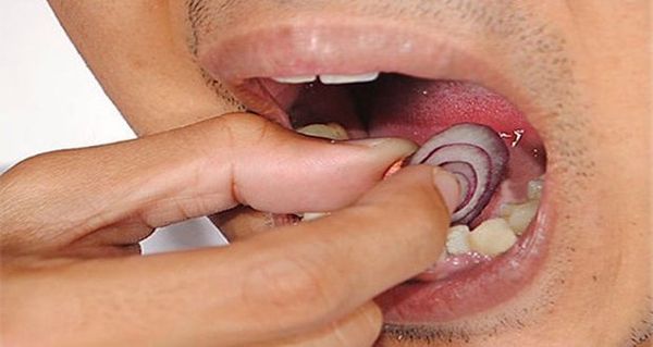 Comment soulager les maux de dents et les infections dentaires naturellement