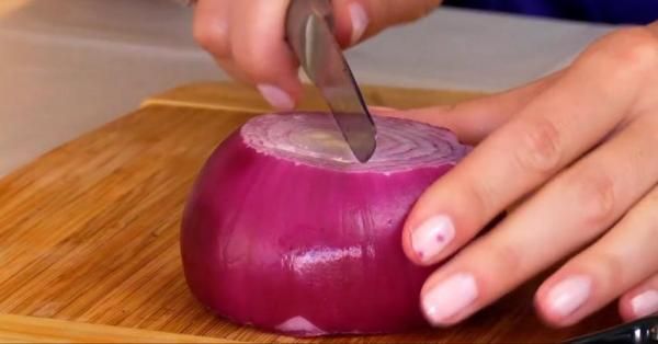 Les médecins ont confirmé: l'oignon rouge fait des merveilles pour la glande thyroïde (recette)