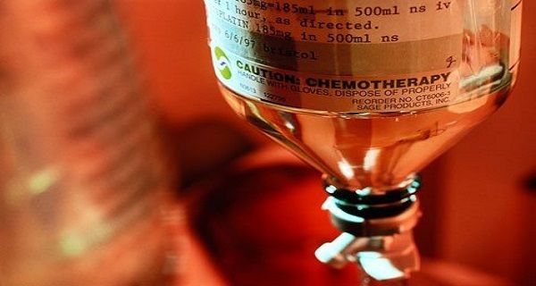 Horrible: le professeur de Berkeley College dit: Les gens ne meurent pas d'un cancer! Personnes meurent de chimiothérapie après douleur terrible!